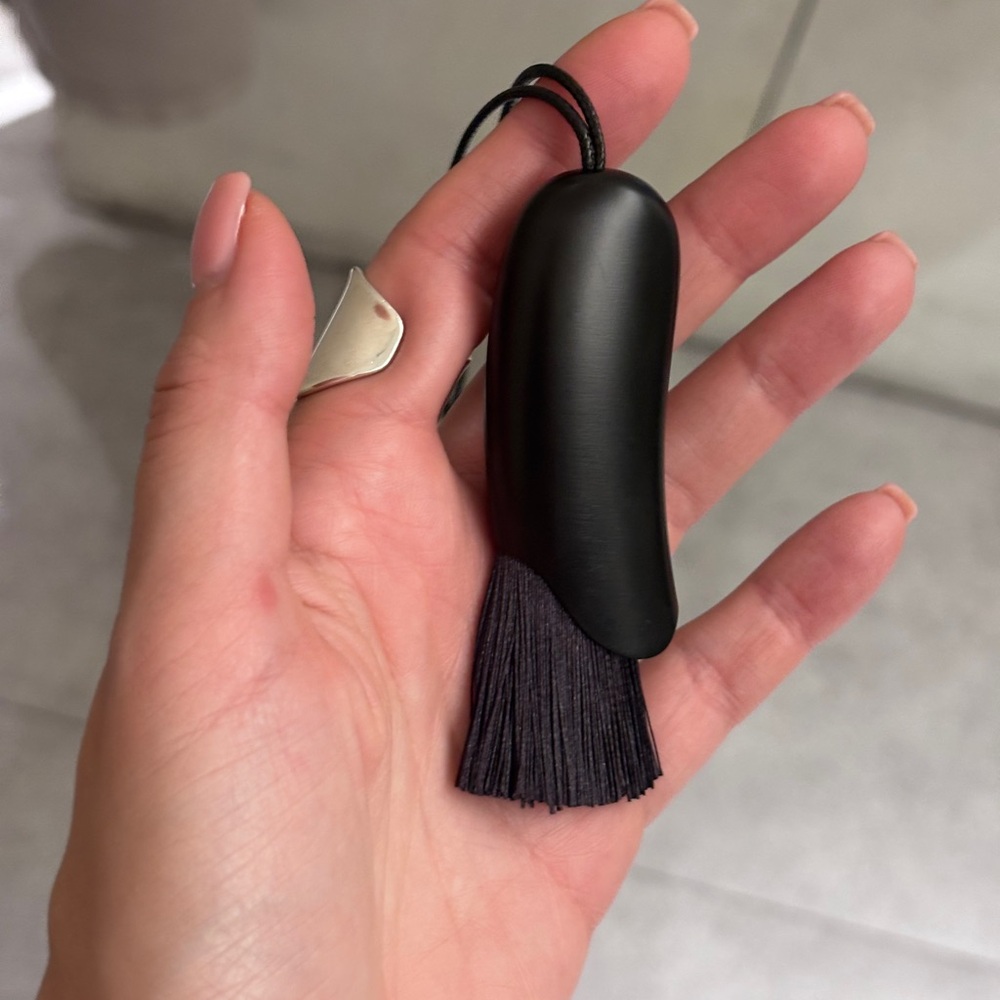 Personal Brush Necklace black brown